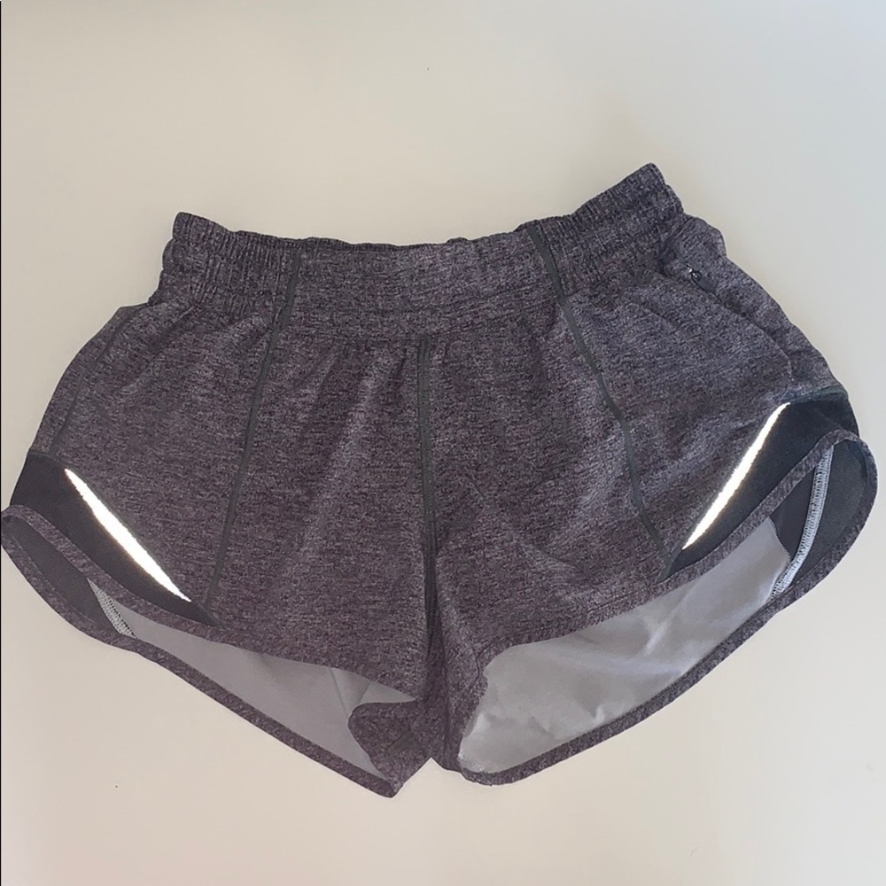 Lululemon hotty hot shorts grey size 4 with a 2.5”